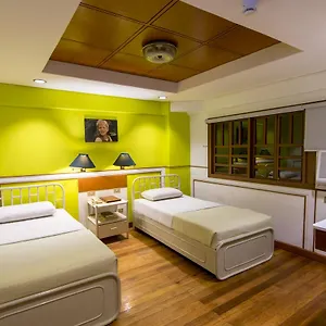 2* Hotel The Manor
